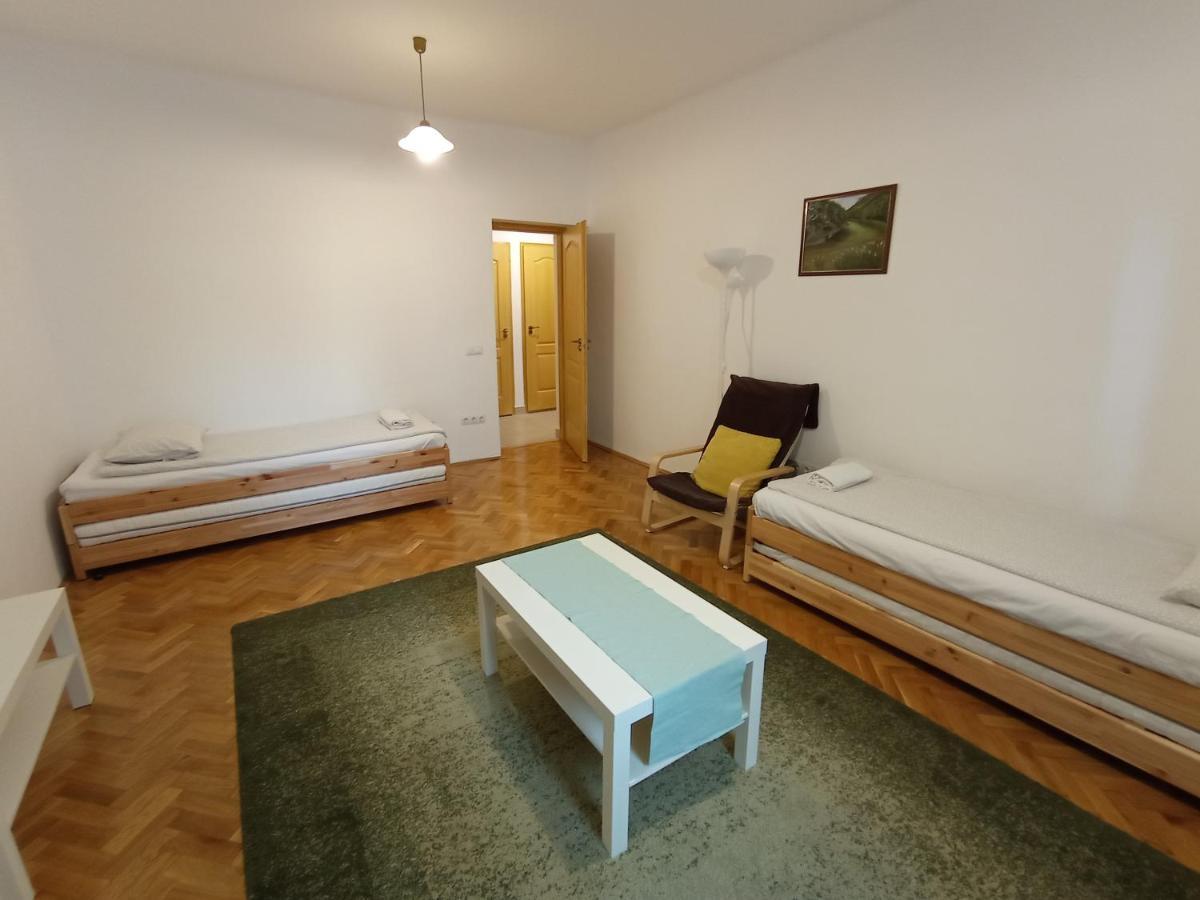 Gizella Apartman Eger Exterior foto